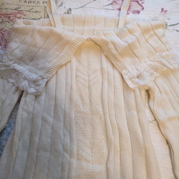 Lace trim off shoulder sweater - Picture 4 of 6